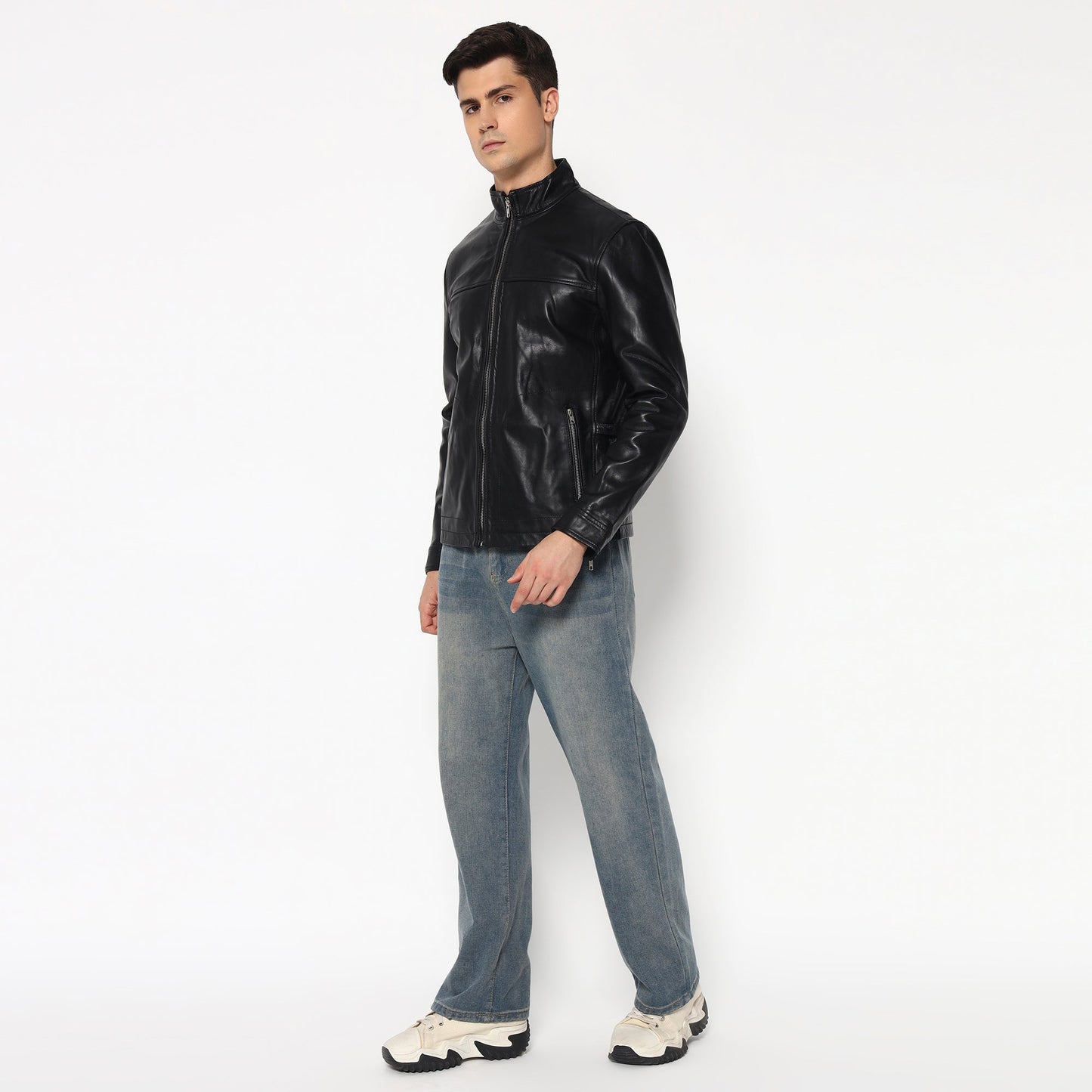 Men’s Sleek Black Leather Jacket