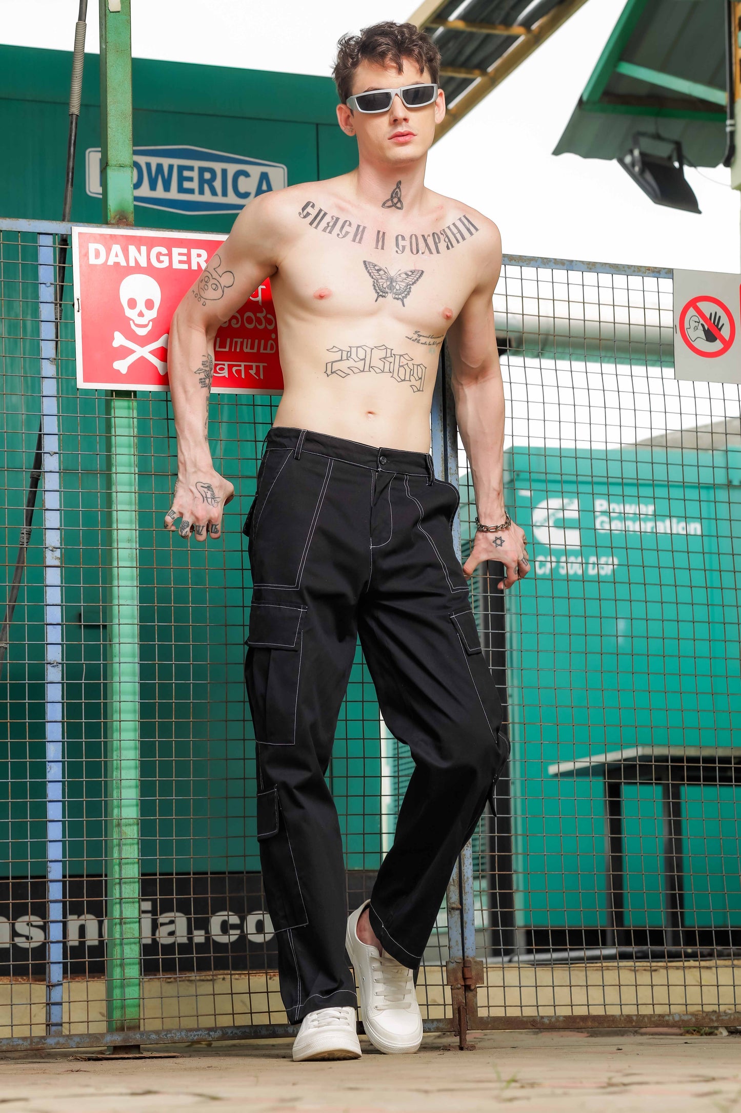 Unisex Mid-Rise Baggy Fit Parachute Cotton Cargo Trousers