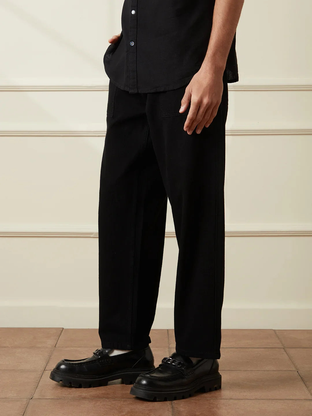 Solid Loose Fit Jeans | Black