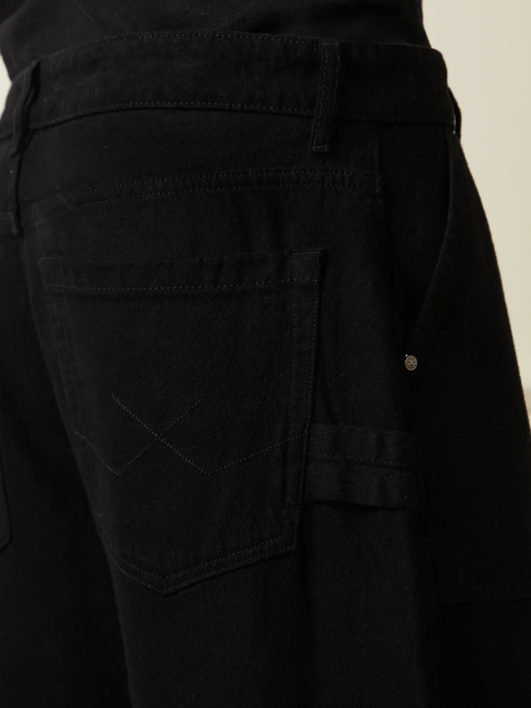 Solid Loose Fit Jeans | Black