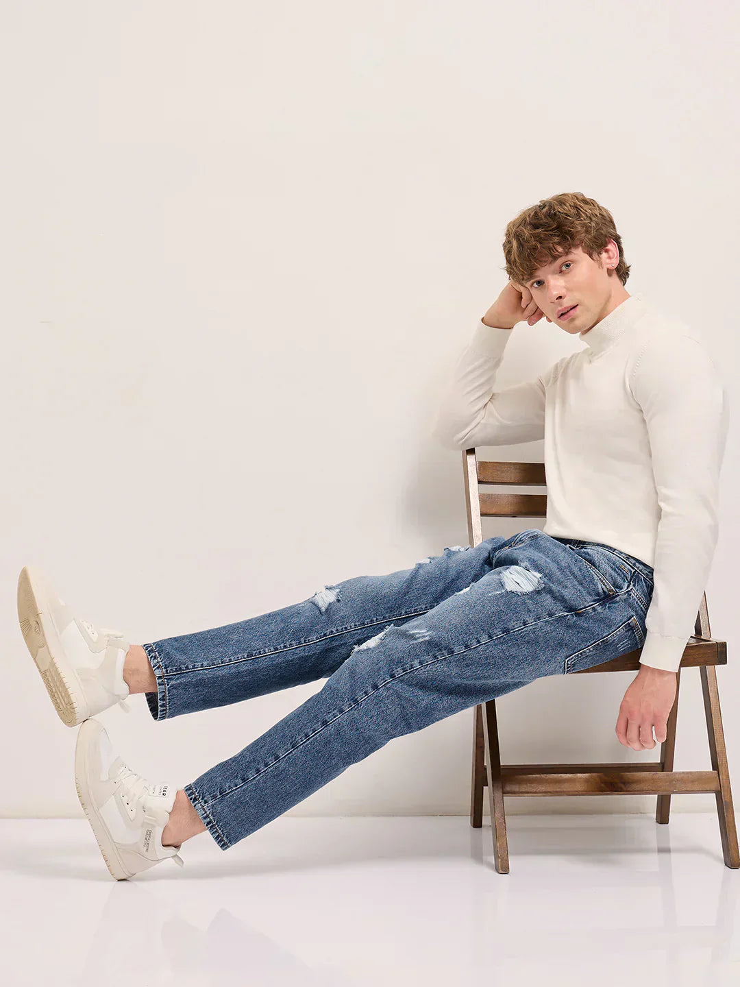 Fade Distressed Mid-Rise Relaxed Fit Jeans