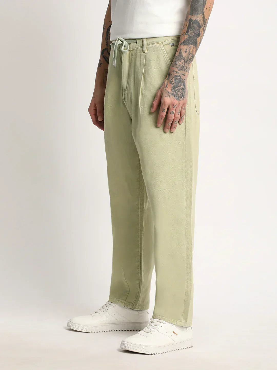 Men Green Solid Mid Rise Straight Fit Jean