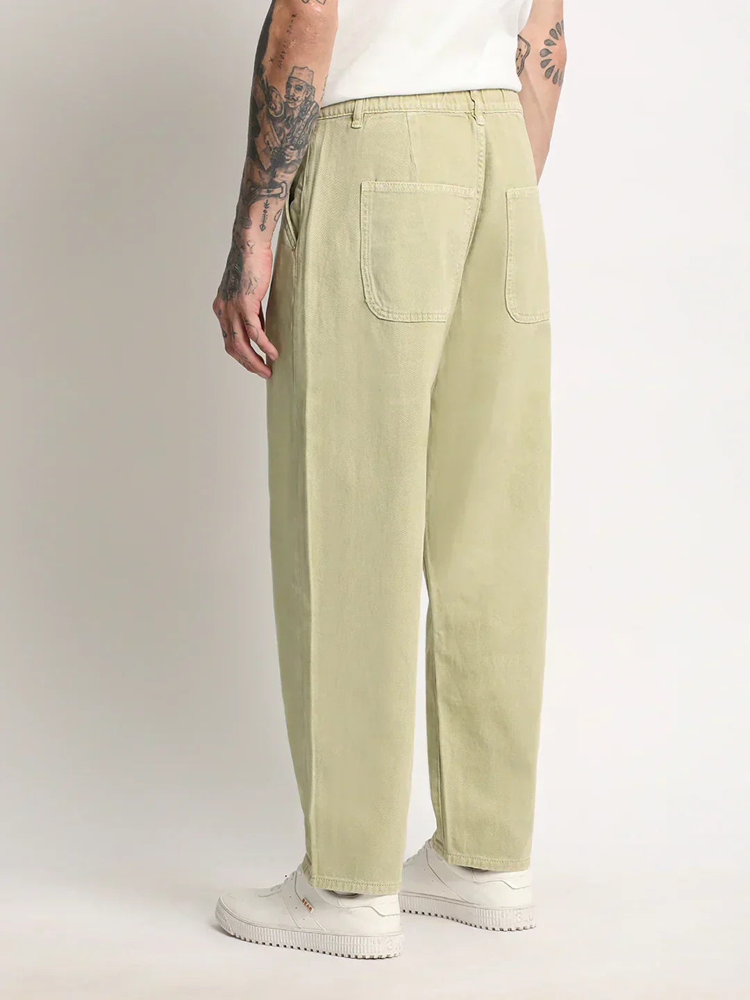 Men Green Solid Mid Rise Straight Fit Jean