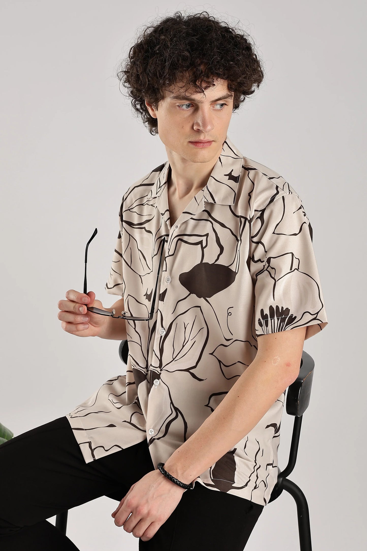 Biege opaque printed casual short sleeve shirt